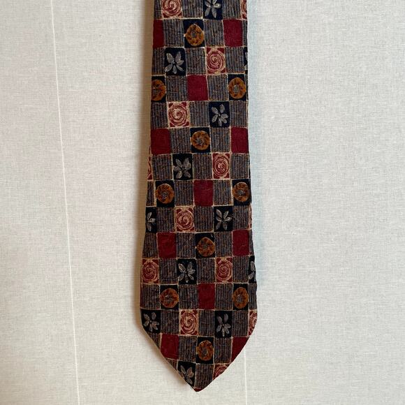 Vintage Countess Mara 100% Silk Tie - Gorgeous Design - Picture 1 of 3